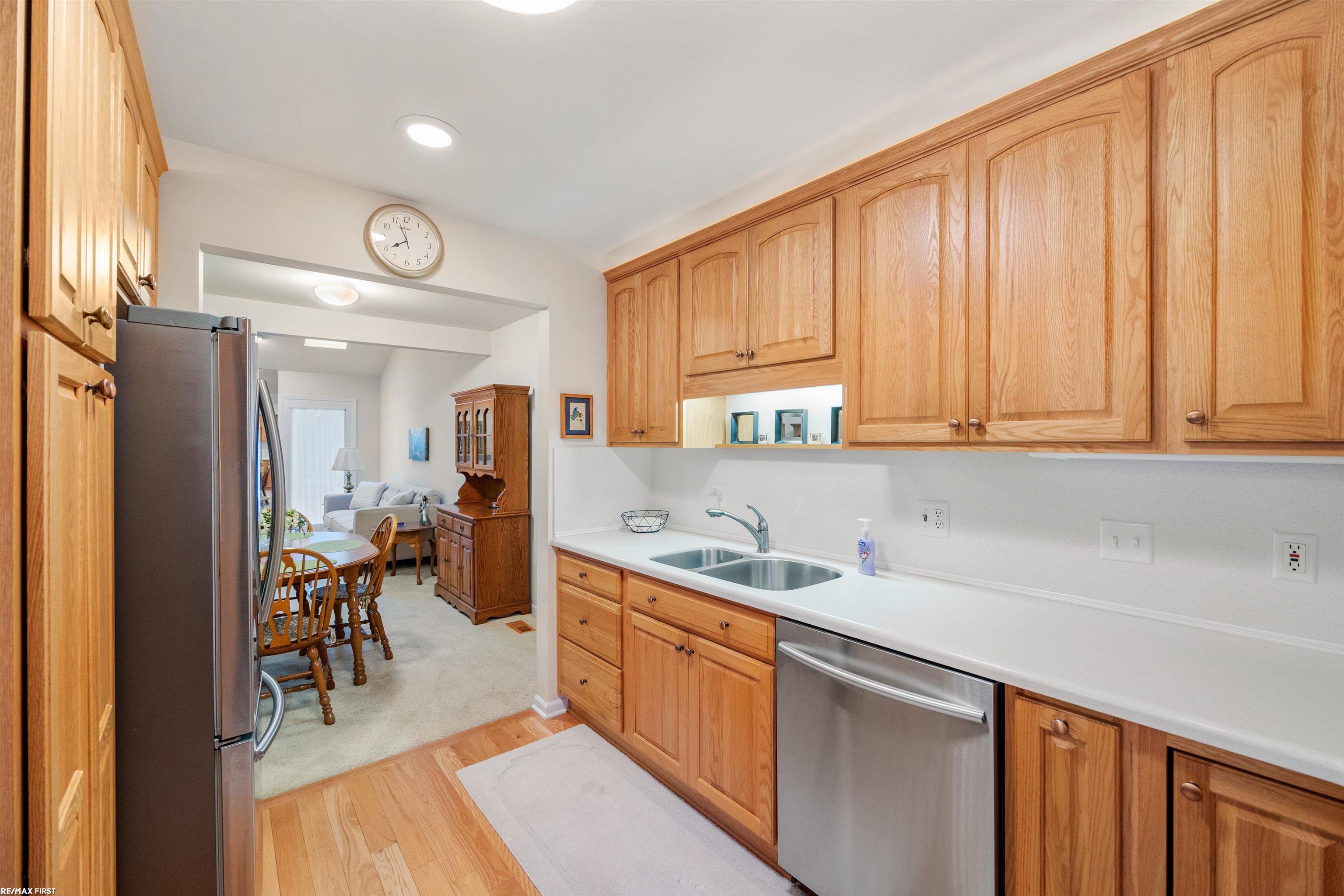16261 Pine Ridge Drive North Fraser, MI 48026 - Photo 6 of 29 50107458-5.JPG