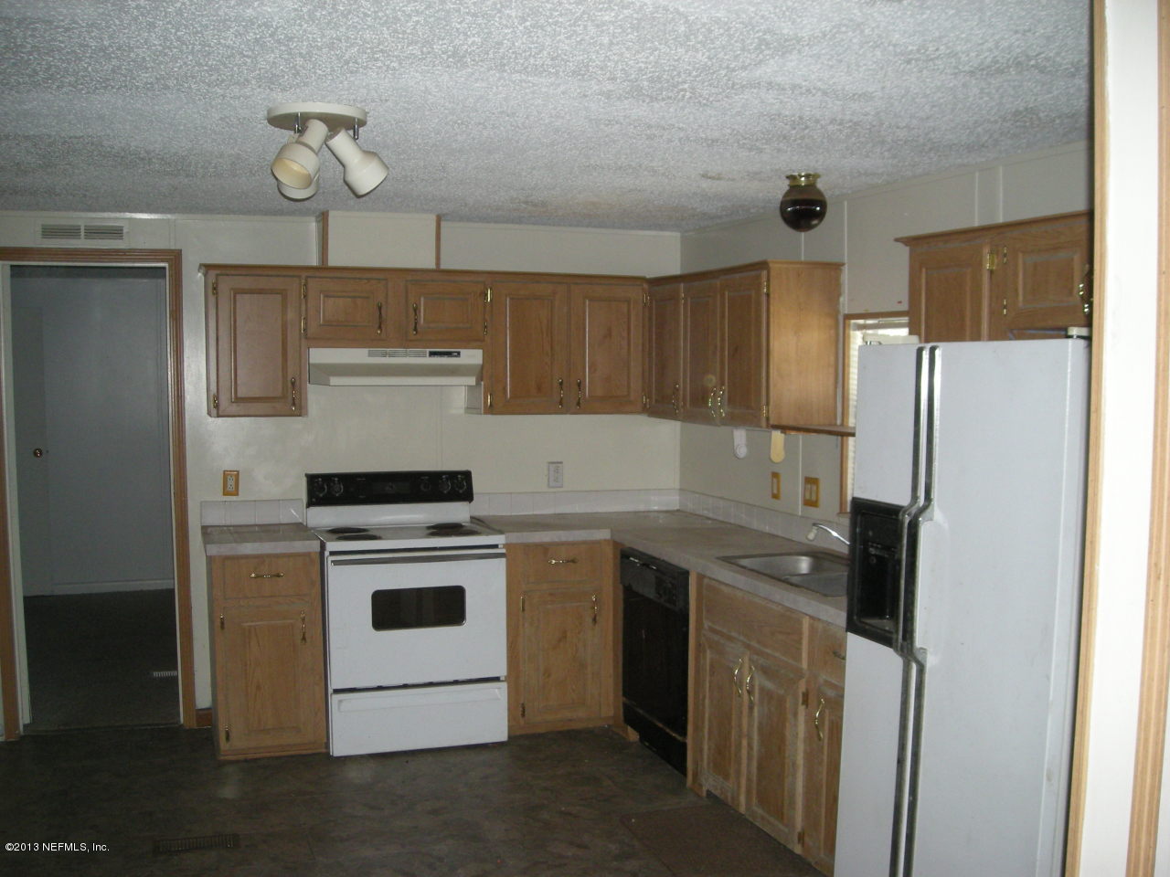 709 Jackson Road Jacksonville, FL 32225 - Photo 6 of 11 Eat-in Kitchen