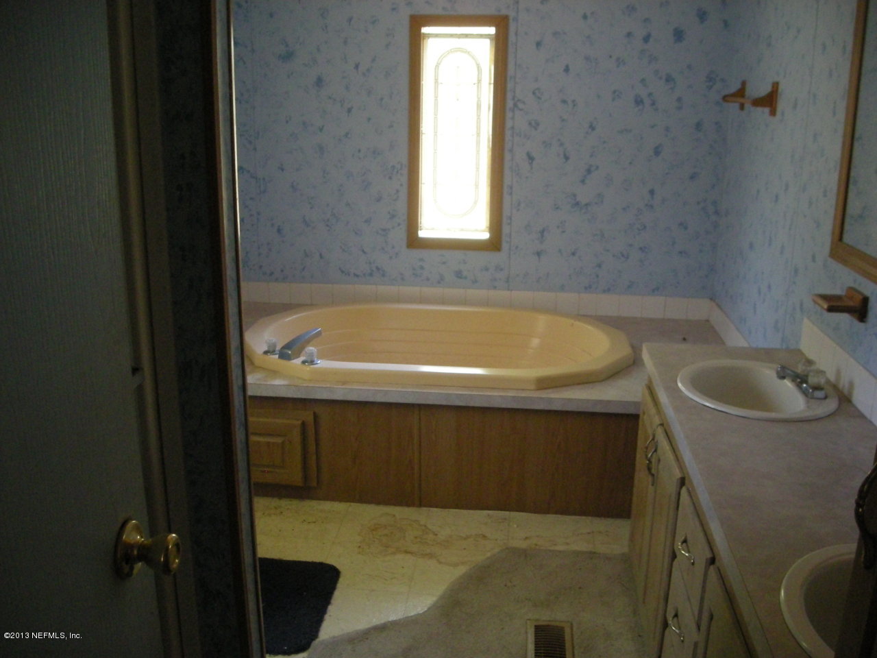 709 Jackson Road Jacksonville, FL 32225 - Photo 9 of 11 Garden Tub