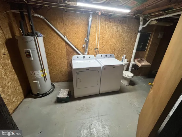 a view of utility room
