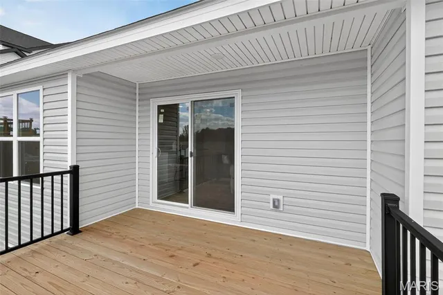 $339,900 | 826 Glenbriar Drive, Waterloo, IL 62298