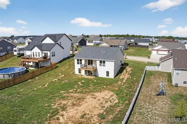 $339,900 | 826 Glenbriar Drive, Waterloo, IL 62298