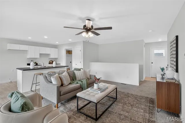 $339,900 | 826 Glenbriar Drive, Waterloo, IL 62298