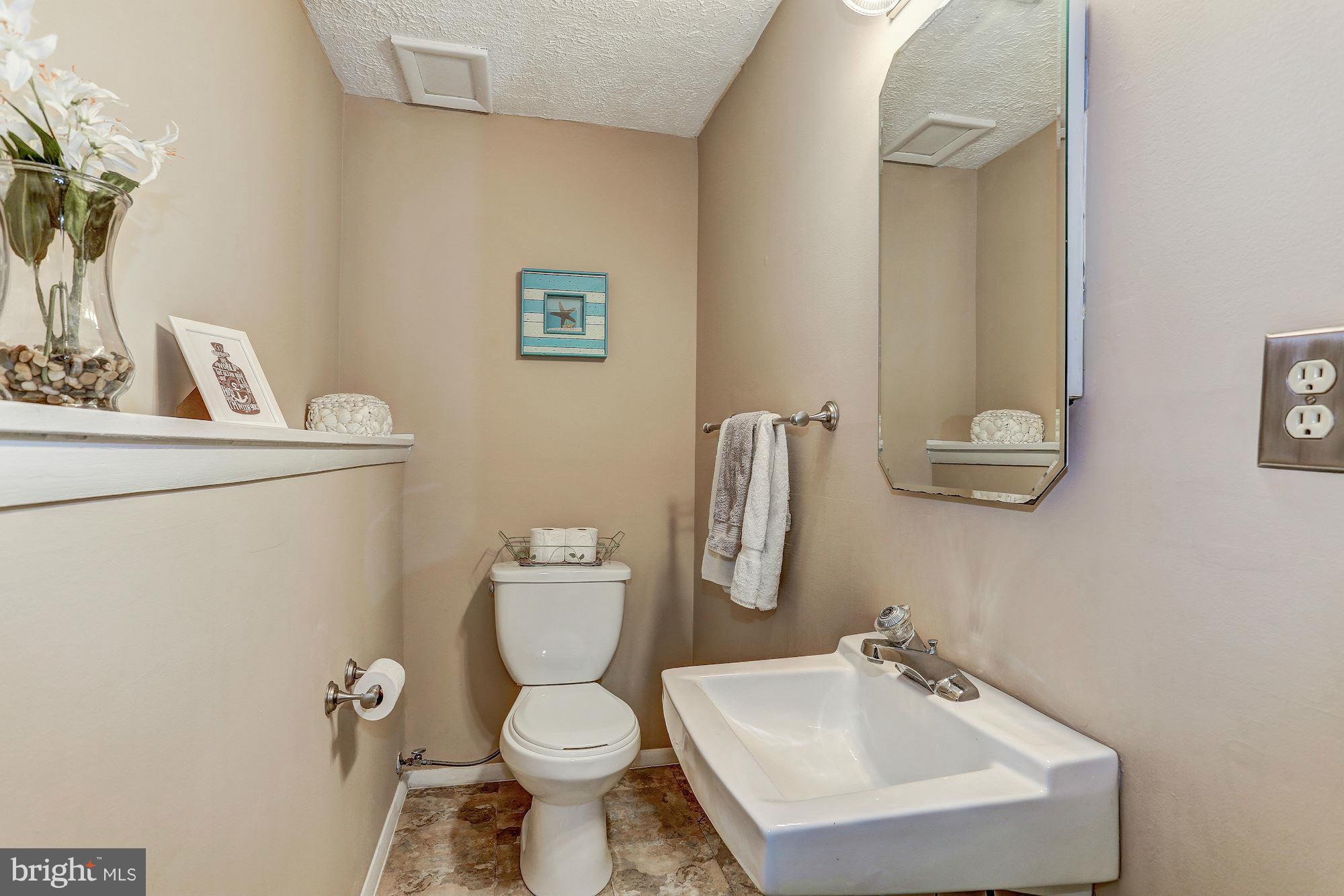 8469 Rippled Creek Court Springfield, VA 22153 - Photo 21 of 30 Bath