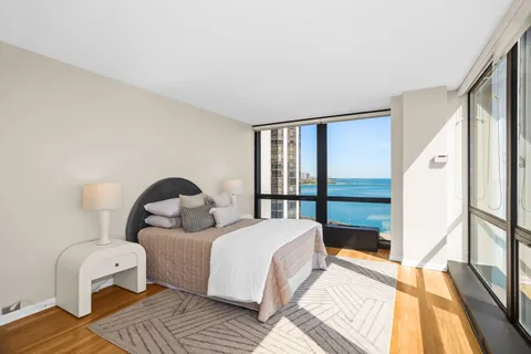 $700,000 | 900 North Lake Shore Drive, Unit 131314, Chicago, IL 60611