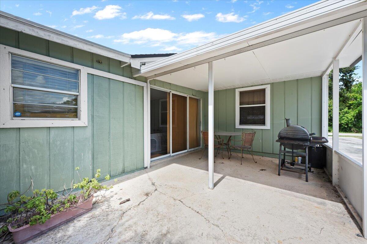 6015 Raintree Trail Fort Pierce, FL 34982 - Photo 6 of 19 06-LUX_4675