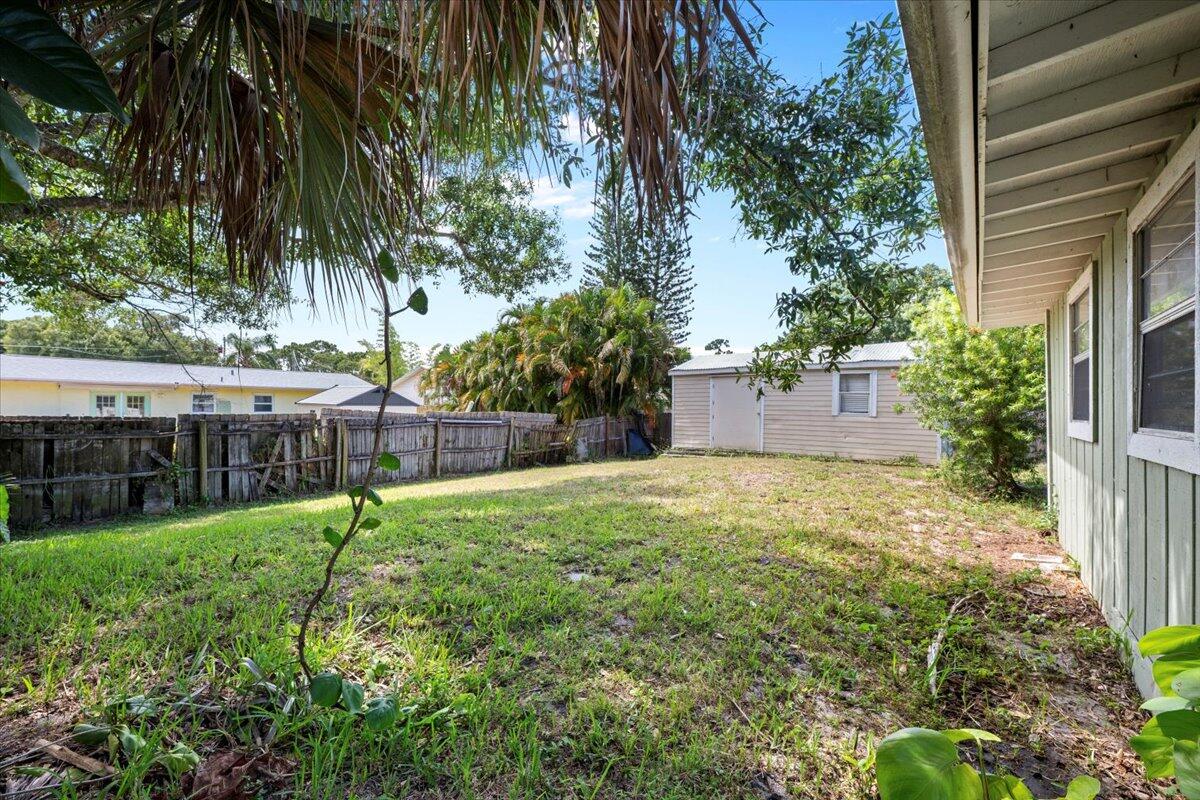 6015 Raintree Trail Fort Pierce, FL 34982 - Photo 7 of 19 07-LUX_4680