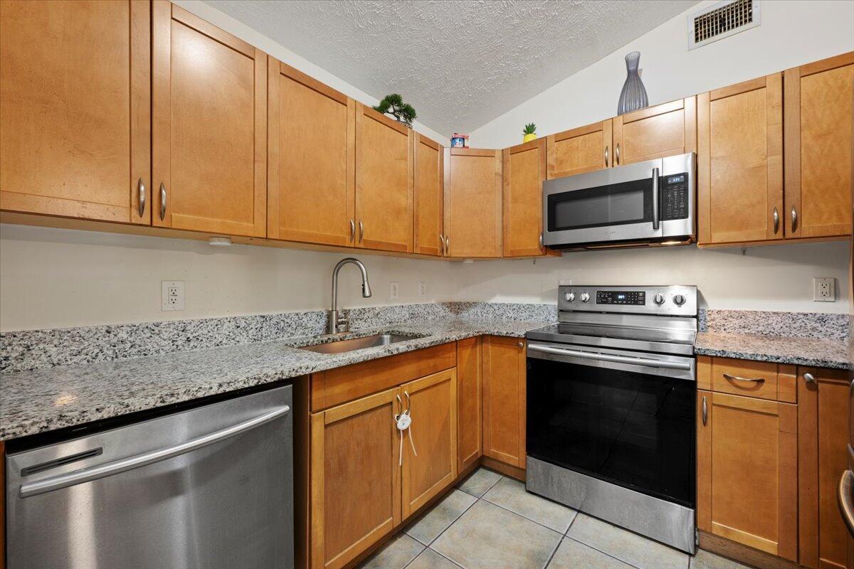 6015 Raintree Trail Fort Pierce, FL 34982 - Photo 9 of 19 15-LUX_4720