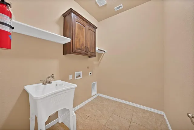 $369,000 | 2600 Pioneer Drive, Denton, TX 76210