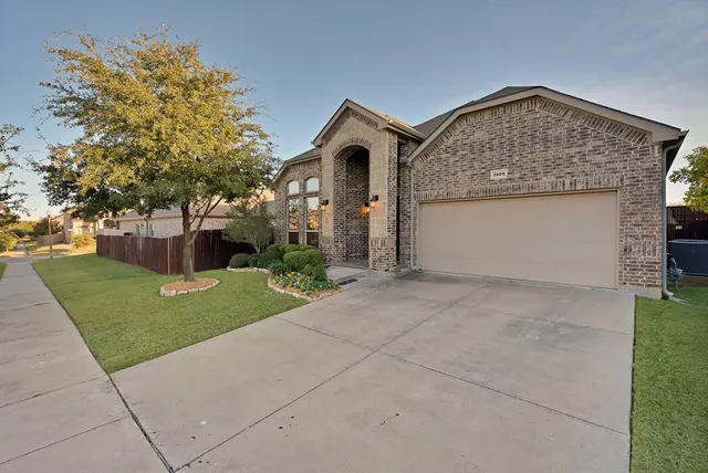 $369,000 | 2600 Pioneer Drive, Denton, TX 76210