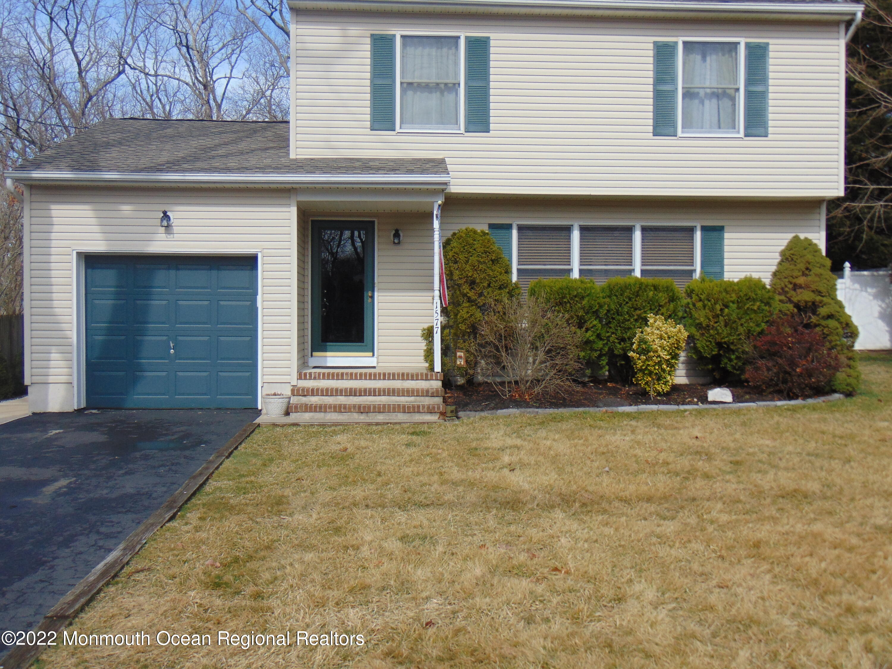 1577 Forge Pond Road Brick, NJ 08724 - Photo 5 of 37 DSC00375