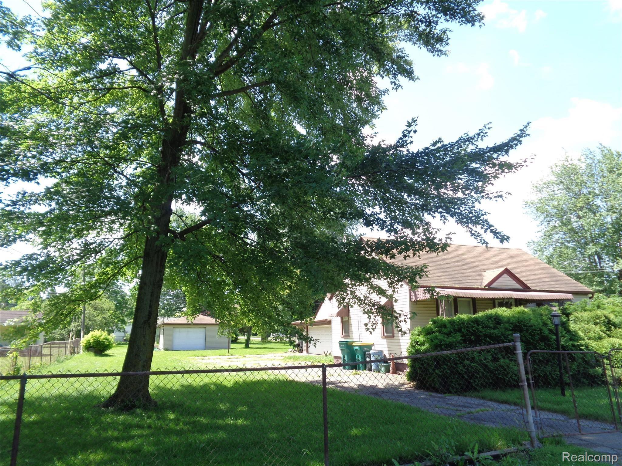 38595 Van Born Road Romulus, MI 48174 - Photo 6 of 12 DSC01739.JPG