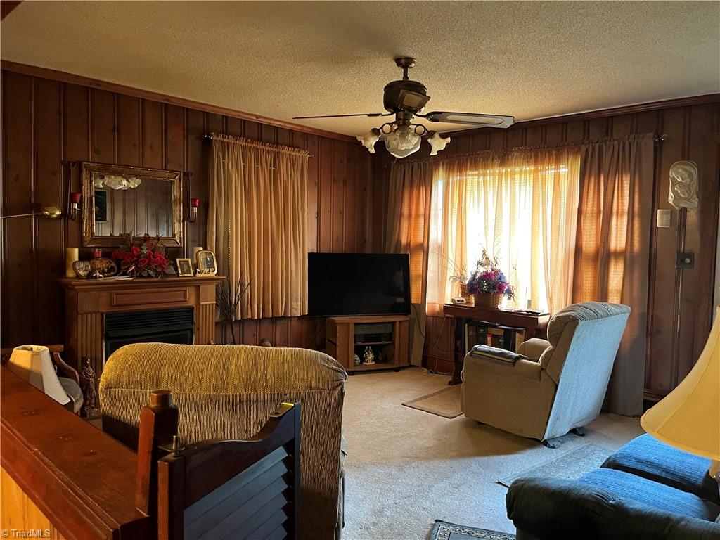 516 Mt Olivet Church Road Lexington, NC 27295 - Photo 15 of 49 LIVING ROOM