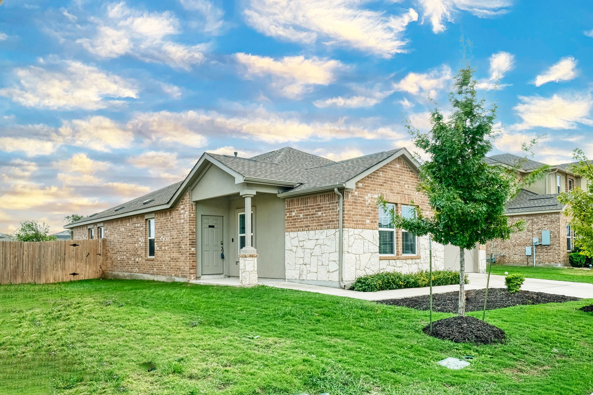 9224 Daisy Cutter Crossing Georgetown, TX 78626 - Photo 2 of 30