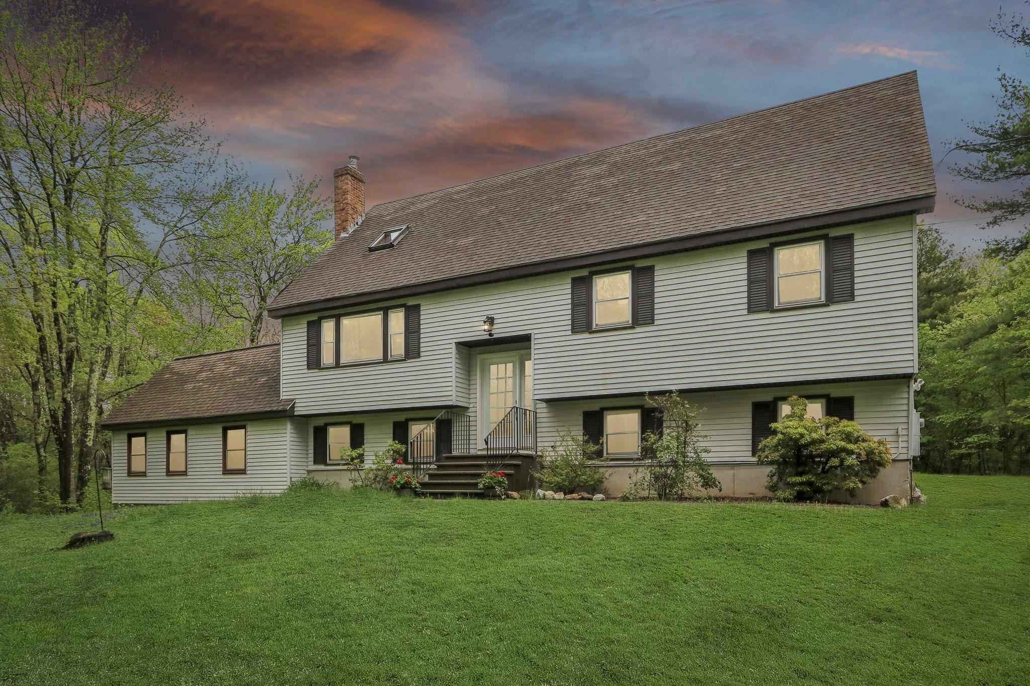 68 Mammoth Road Londonderry, NH 03053 - Photo 29 of 39