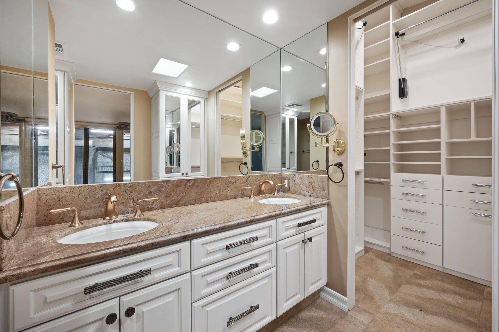 77675 Seminole Road Indian Wells, CA 92210 - Photo 18 of 40 a bathroom with a granite countertop sink mirror and double