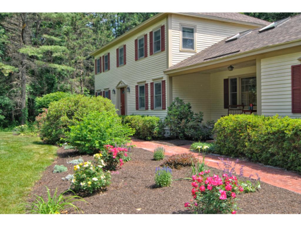 38 Jenkins Road Bedford, NH 03110 - Photo 2 of 25