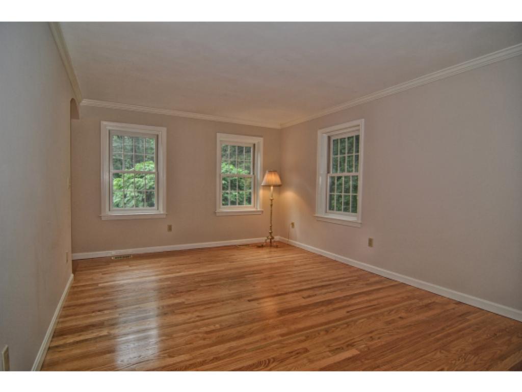 38 Jenkins Road Bedford, NH 03110 - Photo 15 of 25