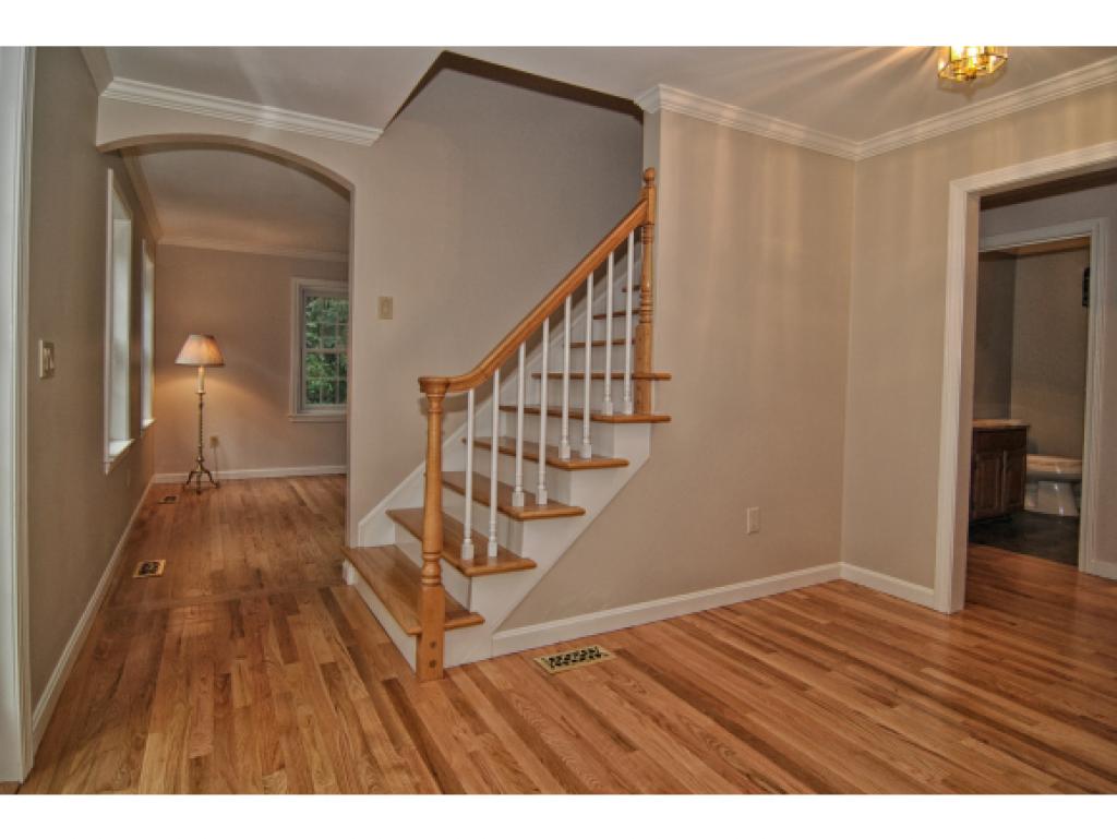 38 Jenkins Road Bedford, NH 03110 - Photo 3 of 25