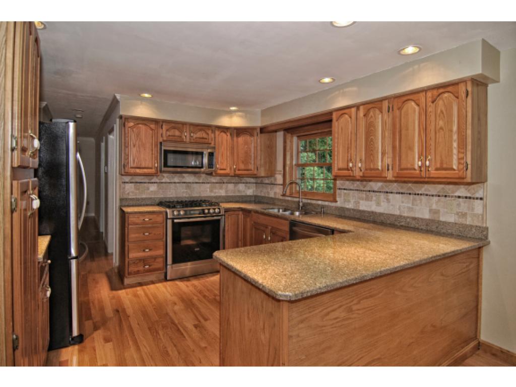 38 Jenkins Road Bedford, NH 03110 - Photo 5 of 25
