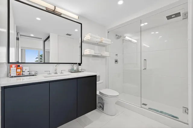 $9,500,000 | 340 South Ocean Boulevard, Unit 3C, Palm Beach, FL 33480