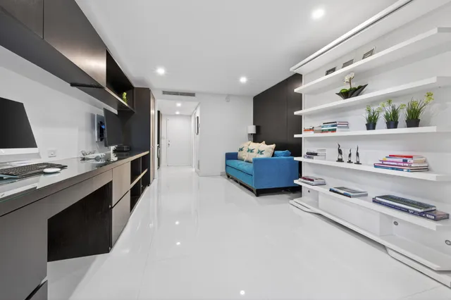 $9,500,000 | 340 South Ocean Boulevard, Unit 3C, Palm Beach, FL 33480