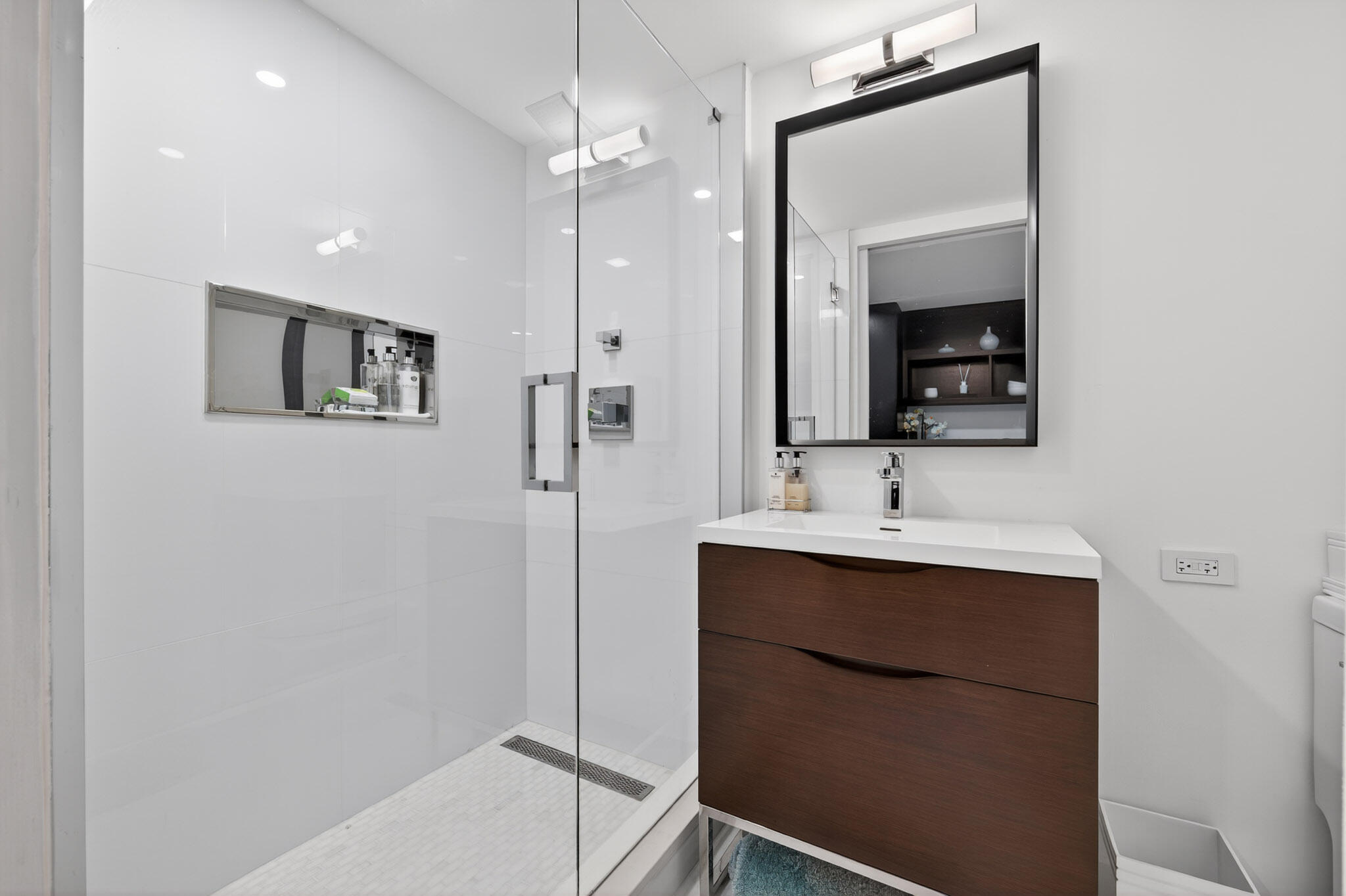 340 South Ocean Boulevard, Unit 3C Palm Beach, FL 33480 - Photo 16 of 29 24