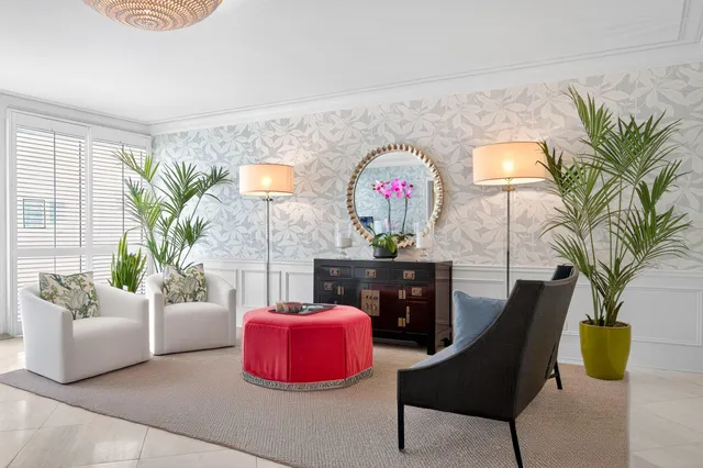 $9,500,000 | 340 South Ocean Boulevard, Unit 3C, Palm Beach, FL 33480