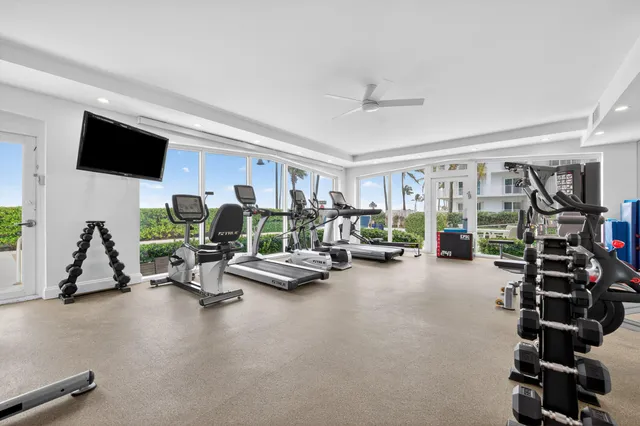 $9,500,000 | 340 South Ocean Boulevard, Unit 3C, Palm Beach, FL 33480