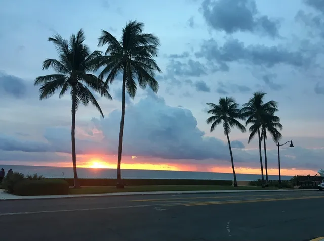 $9,500,000 | 340 South Ocean Boulevard, Unit 3C, Palm Beach, FL 33480