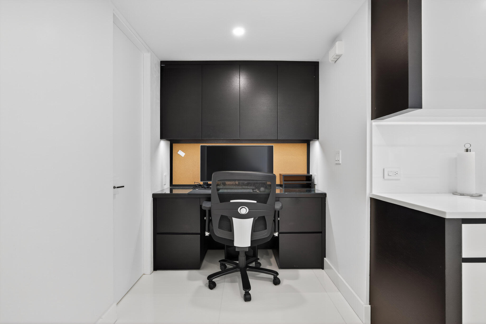 340 South Ocean Boulevard, Unit 3C Palm Beach, FL 33480 - Photo 8 of 29 18