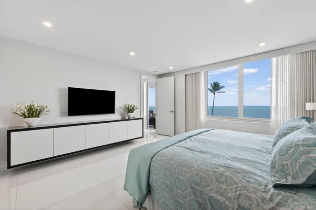 $9,500,000 | 340 South Ocean Boulevard, Unit 3C, Palm Beach, FL 33480