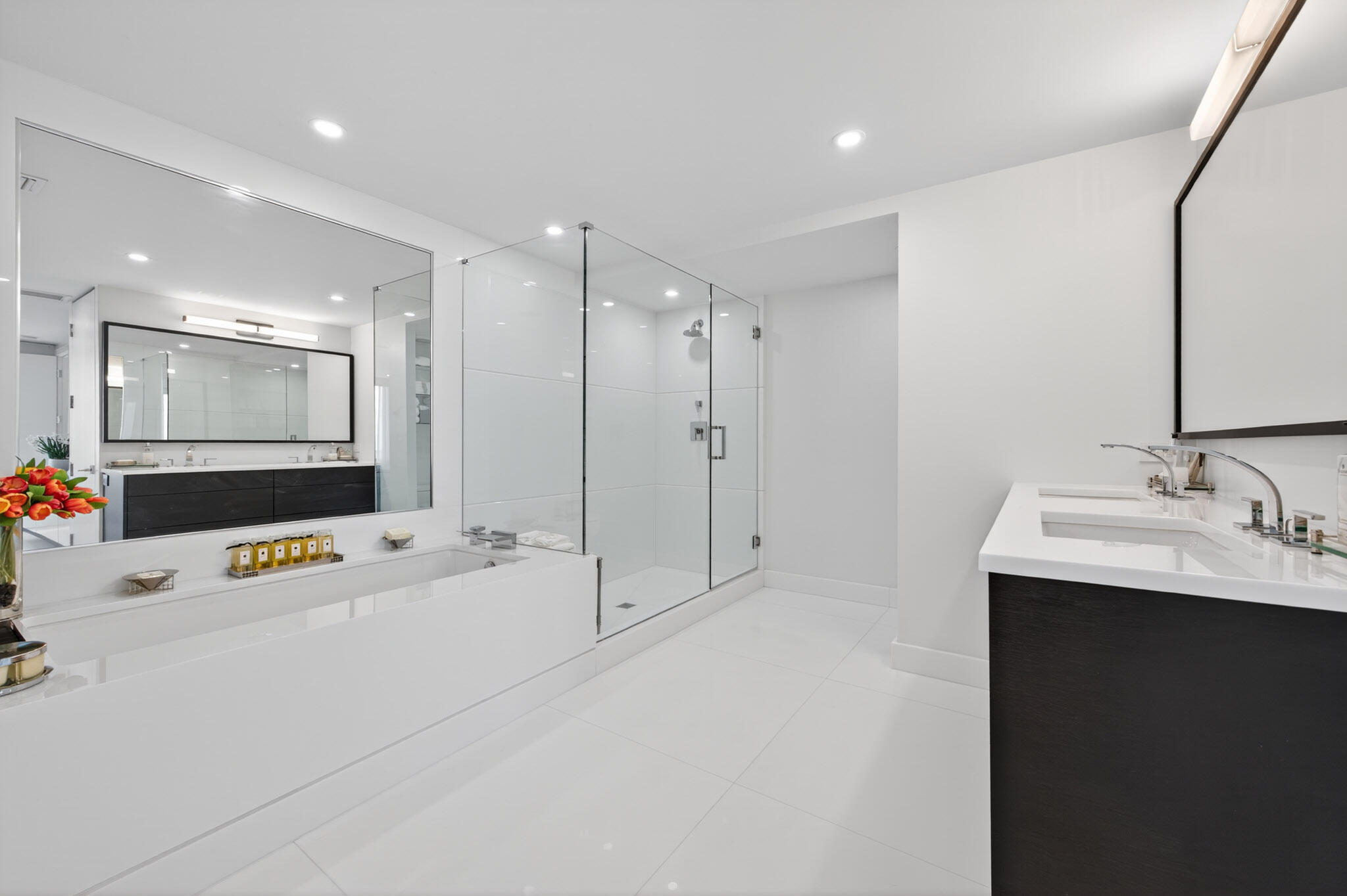 340 South Ocean Boulevard, Unit 3C Palm Beach, FL 33480 - Photo 10 of 29 12