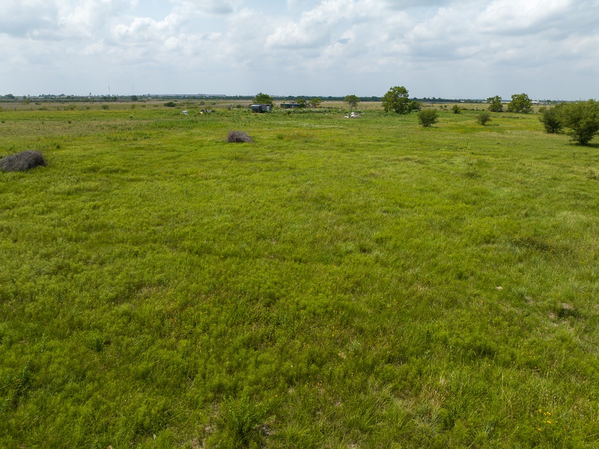1 Wolchik Road Sealy, TX 77474 - Photo 9 of 12