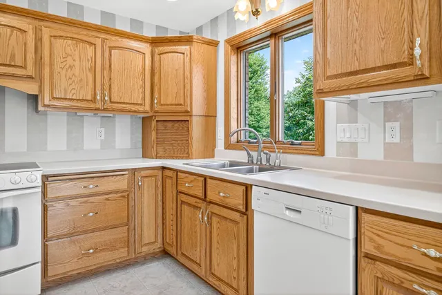 $698,000 | N1180 County Rd EE, Redgranite, WI 54970