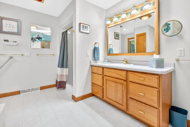 $698,000 | N1180 County Rd EE, Redgranite, WI 54970