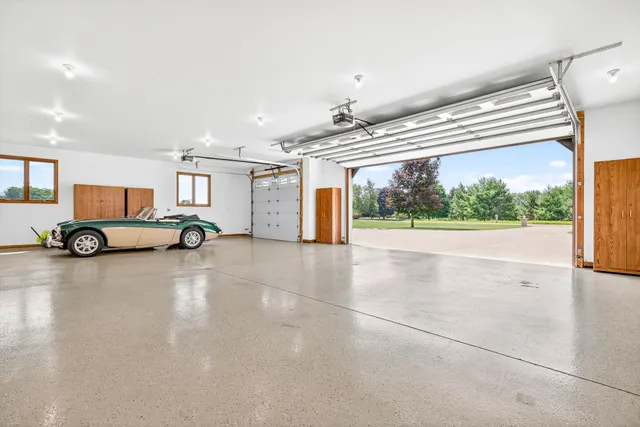 $698,000 | N1180 County Rd EE, Redgranite, WI 54970