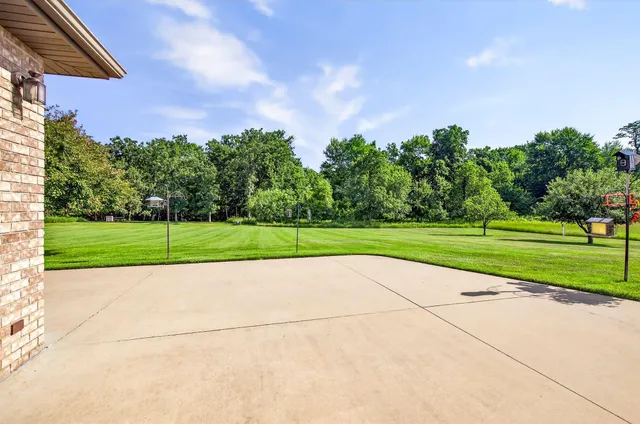 $698,000 | N1180 County Rd EE, Redgranite, WI 54970