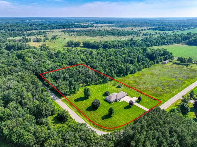 $698,000 | N1180 County Rd EE, Redgranite, WI 54970