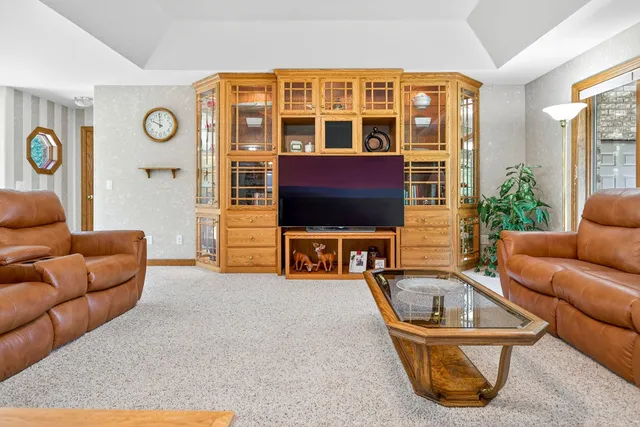 $698,000 | N1180 County Rd EE, Redgranite, WI 54970