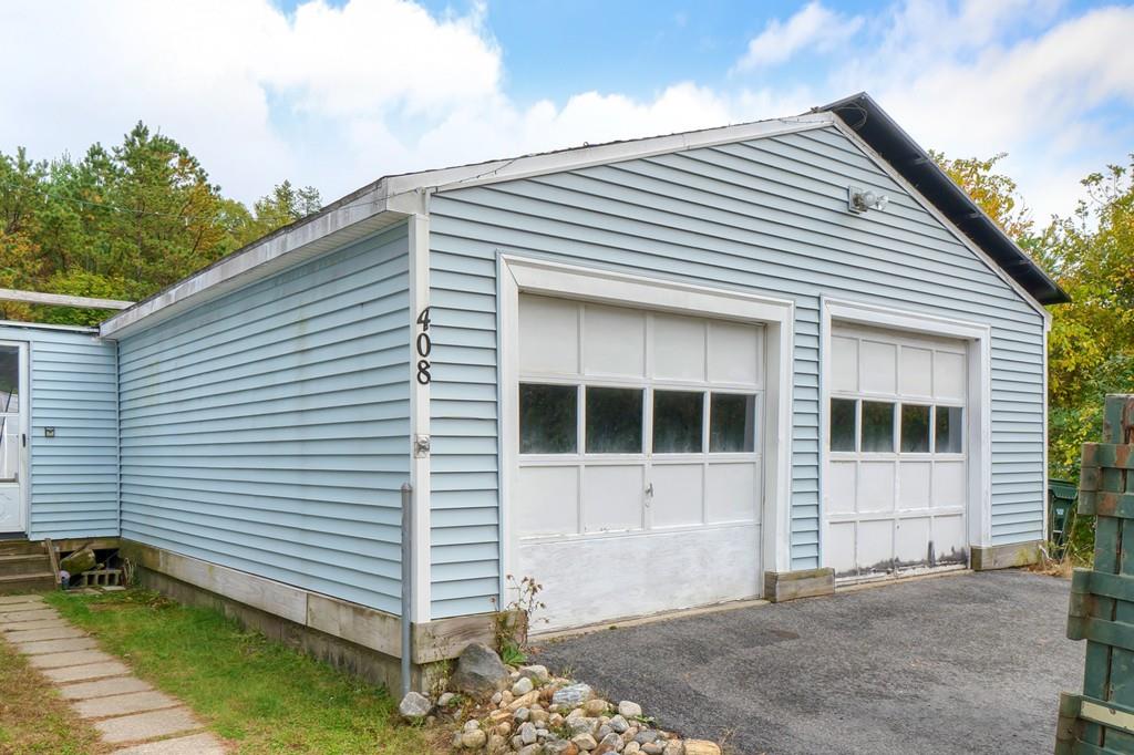 408 Palmer Road Ware, MA 01082 - Photo 3 of 31