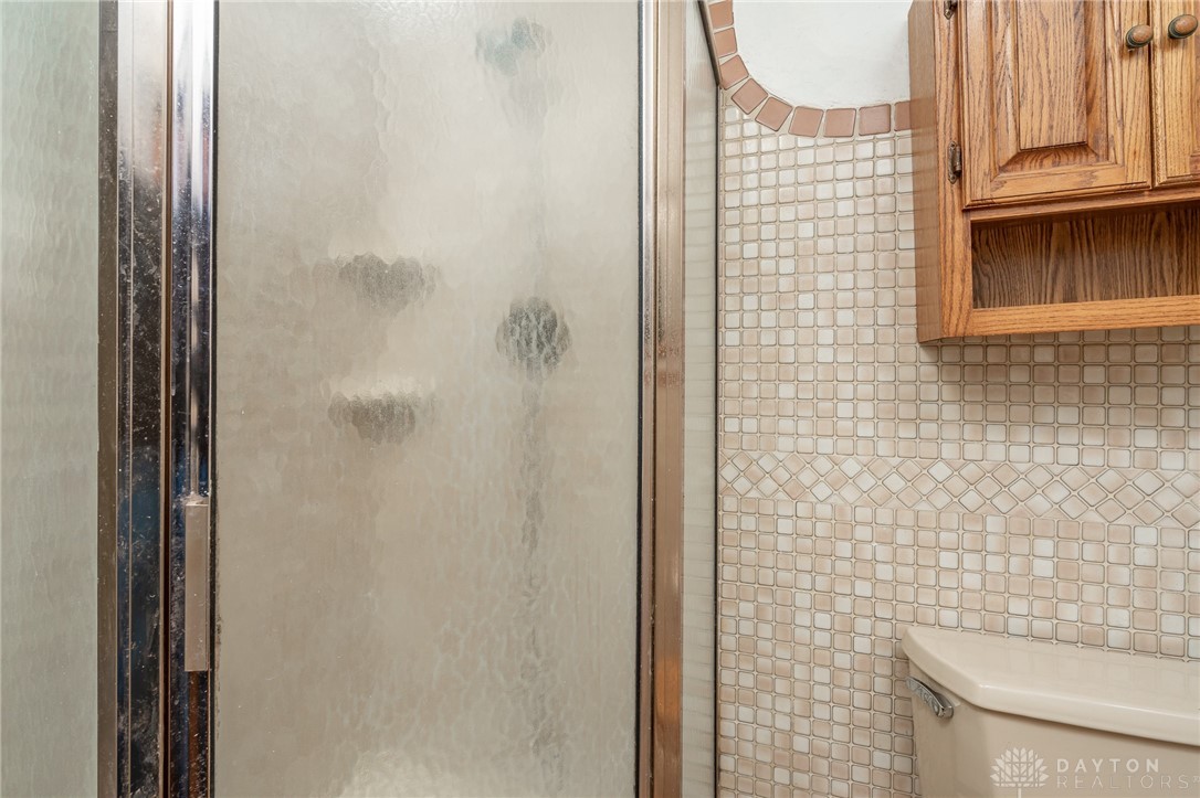 85 Quinby Lane Riverside, OH 45432 - Photo 22 of 47 Owners suite full bath photo