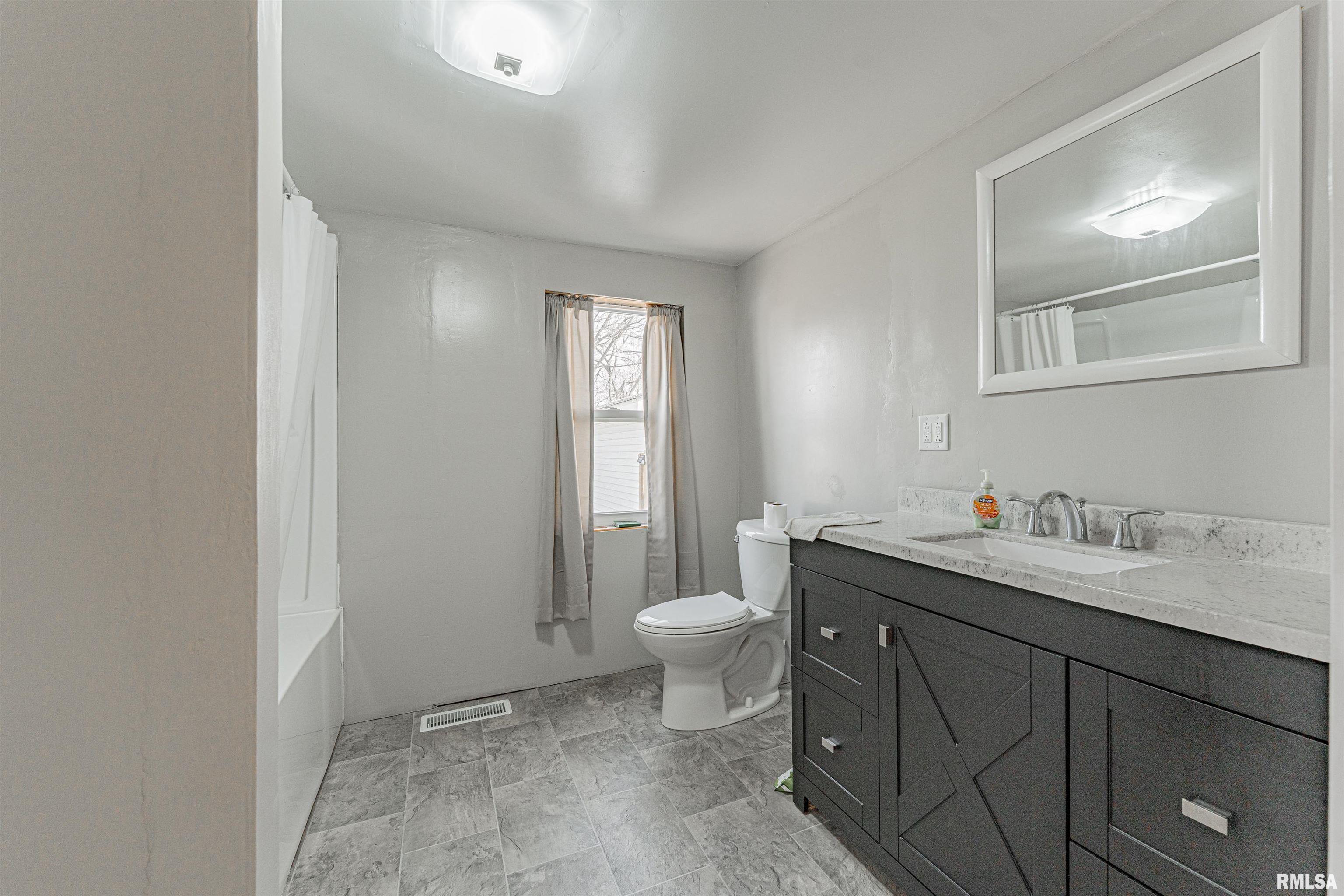 108 South Church Street Green Valley, IL 61534 - Photo 12 of 36