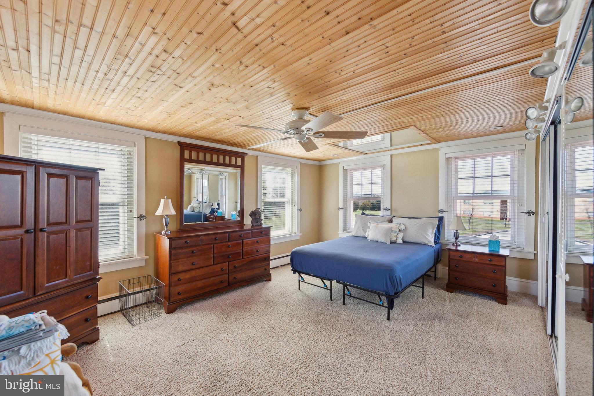 86 Sunset Road Royersford, PA 19468 - Photo 51 of 75 a living room with furniture and a window