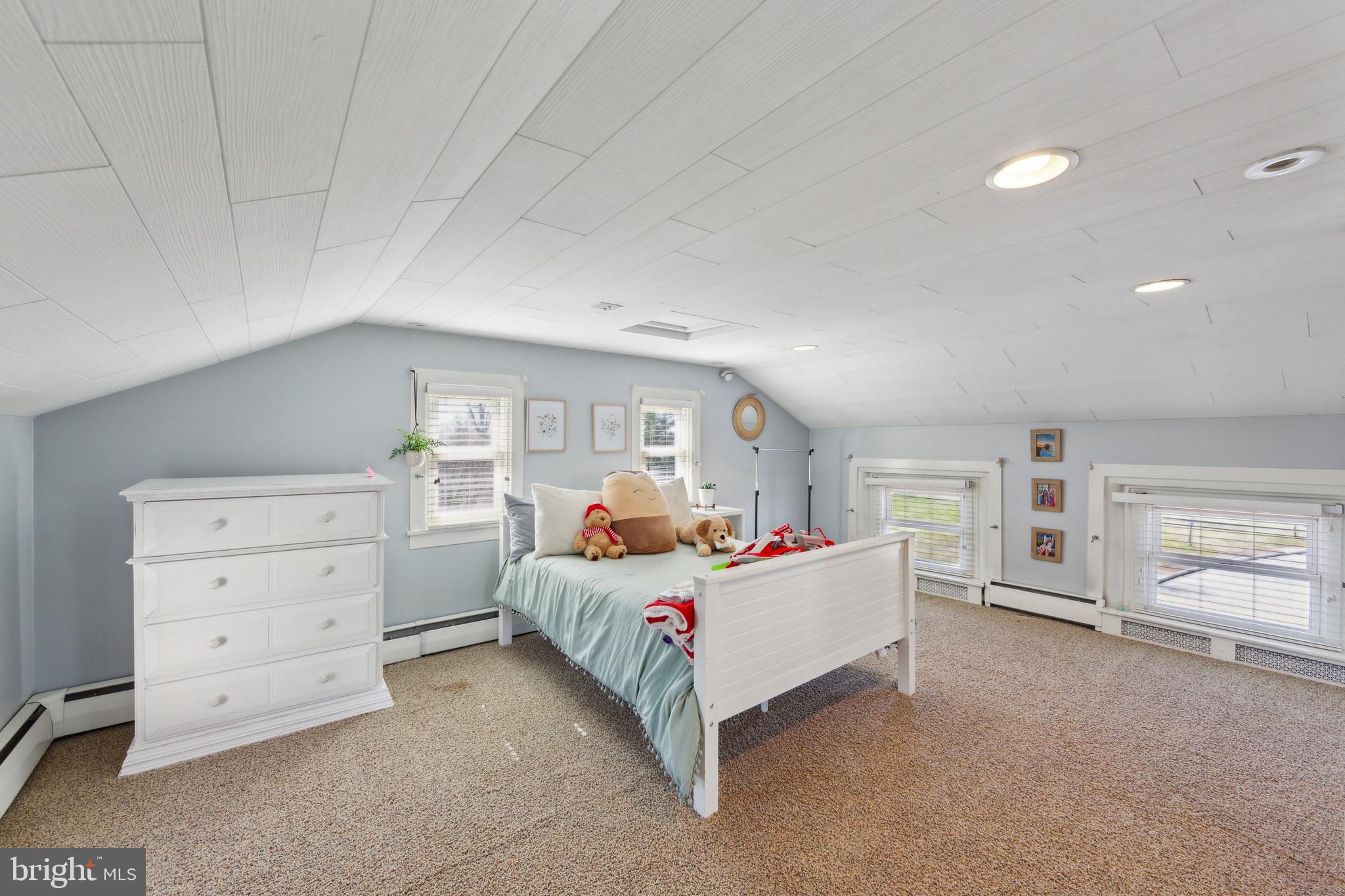 86 Sunset Road Royersford, PA 19468 - Photo 52 of 75 a room with a bed and a cabinets