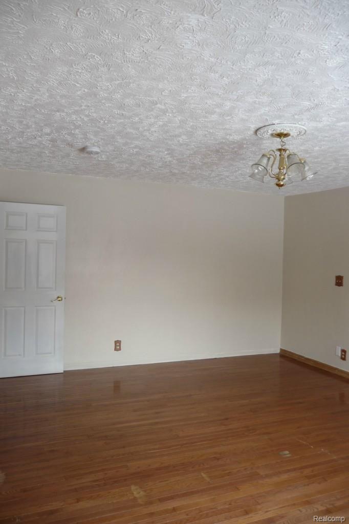 26751 Ford Road Dearborn Heights, MI 48127 - Photo 25 of 45 Master bedrrom 2.jpg