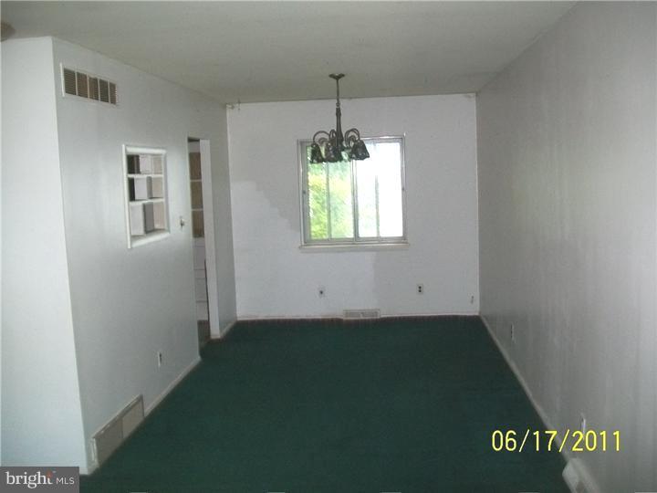 504 North Brownleaf Road Newark, DE 19713 - Photo 4 of 13 Dining Room