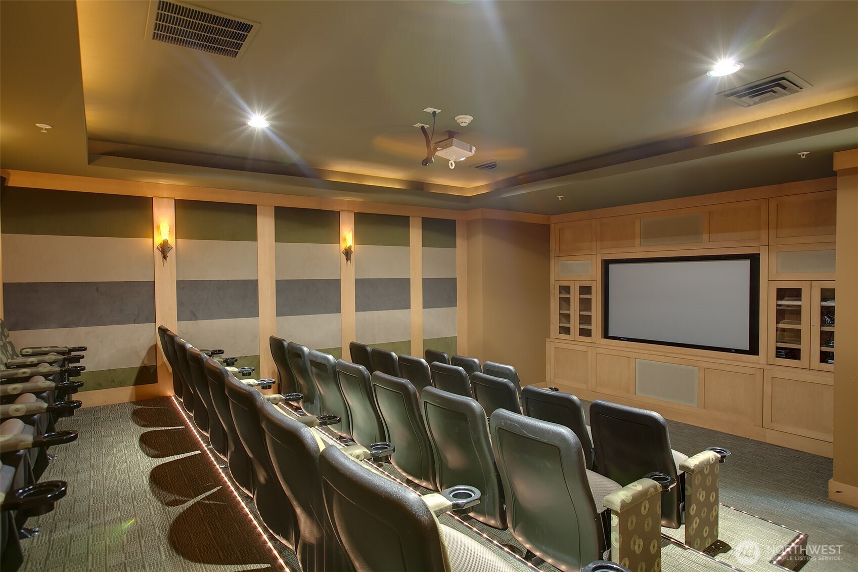 61 Pine Street, Unit 203 Edmonds, WA 98020 - Photo 30 of 34