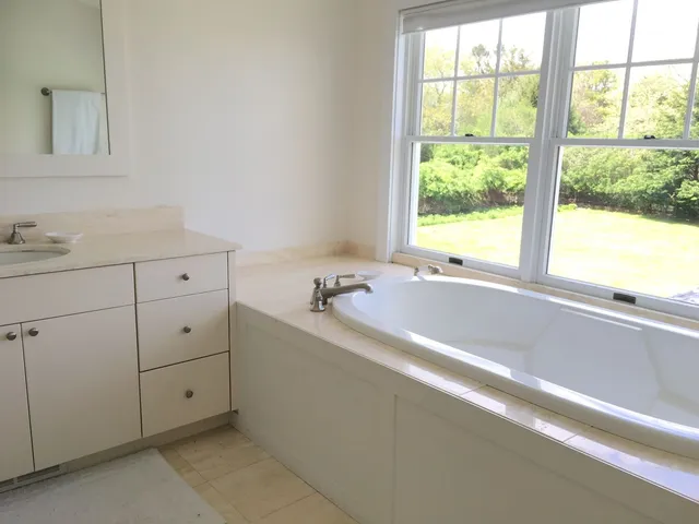 $60,000 | Undisclosed Address, Southampton, NY 11968