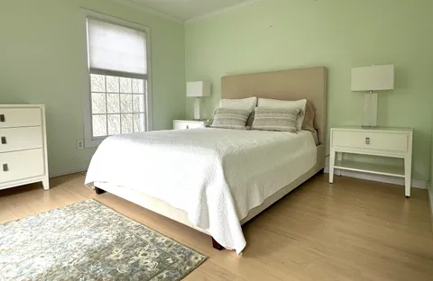 Undisclosed Address, Southampton, NY 11968